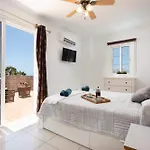 Naranja With Private Heated Pool, Sea Views, Air Conditioning, Terrace, Itv And Bbc Channels, Wifi * Callao Salvaje