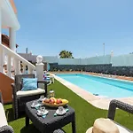 Naranja With Private Heated Pool, Sea Views, Air Conditioning, Terrace, Itv And Bbc Channels, Wifi