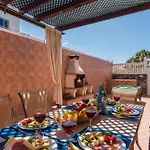 Naranja With Private Heated Pool, Sea Views, Air Conditioning, Terrace, Itv And Bbc Channels, Wifi Villa